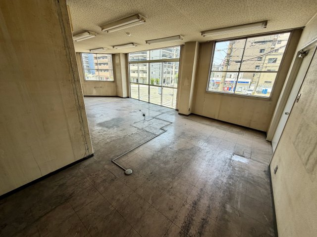 大阪市浪速区塩草３丁目の店舗事務所の内装