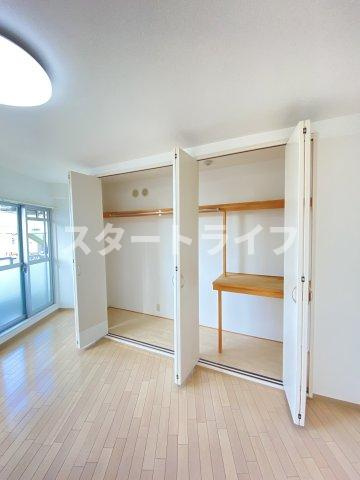 大阪市淀川区木川東１丁目の賃貸マンションの収納