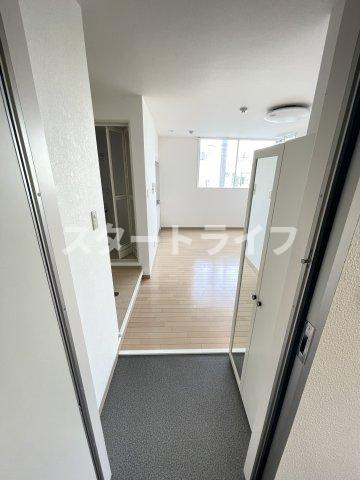 大阪市淀川区木川東１丁目の賃貸マンションの玄関