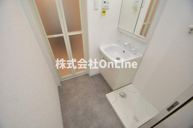 セレニティ加美南A棟の洗面所