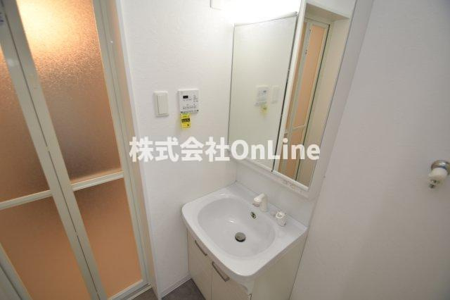 セレニティ加美南A棟の独立洗面台