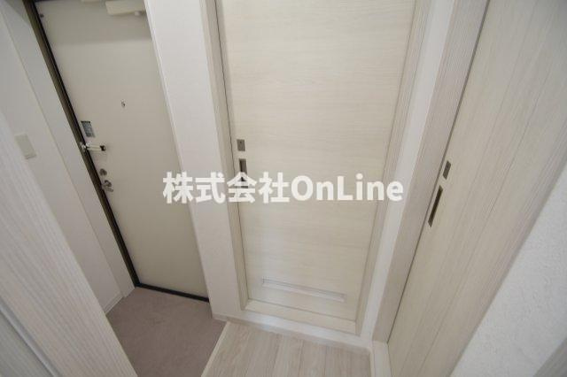 セレニティ加美南A棟の玄関