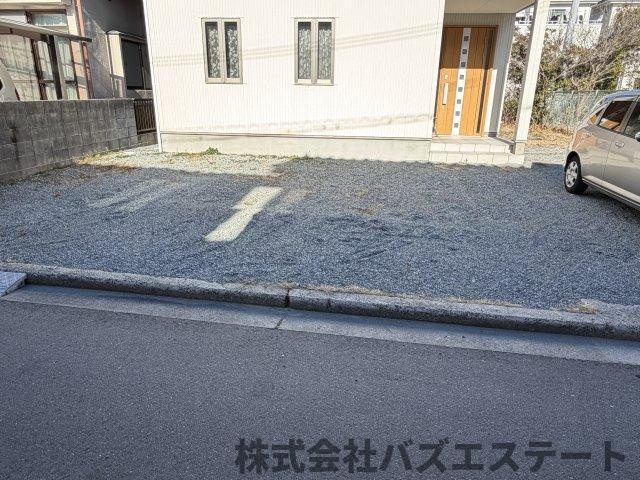 網干区新在家　中古一戸建ての駐車場