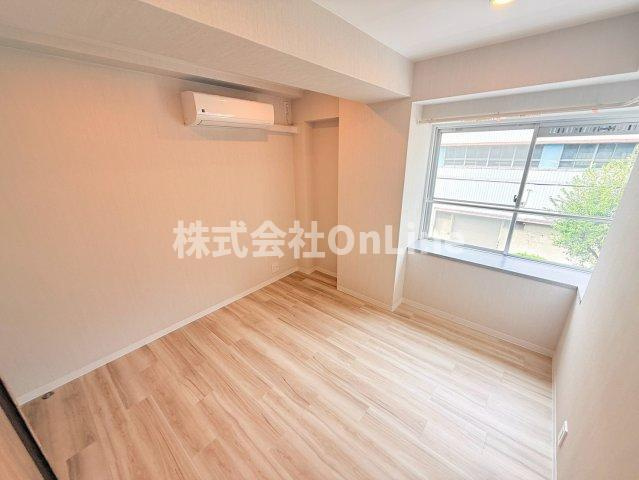 マンション津坂の洋室