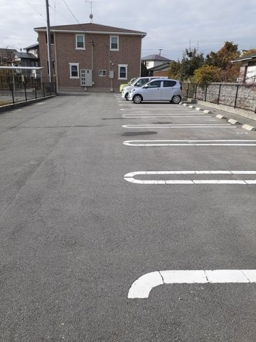 シャンドリエ　参番館の駐車場