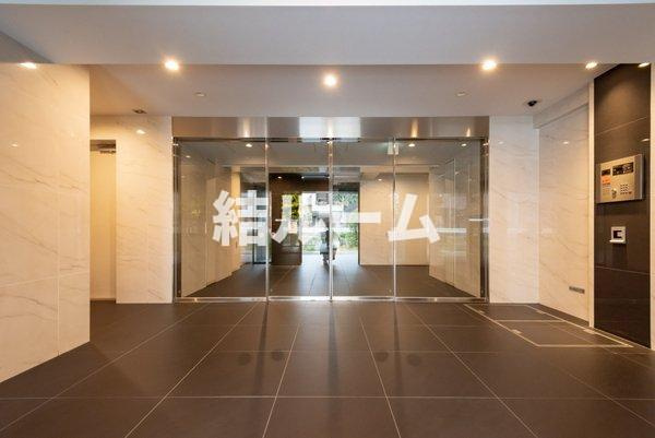 練馬区向山２丁目の賃貸マンションのエントランス