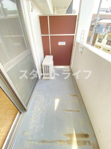 大阪市東淀川区下新庄５丁目の賃貸マンションのバルコニー