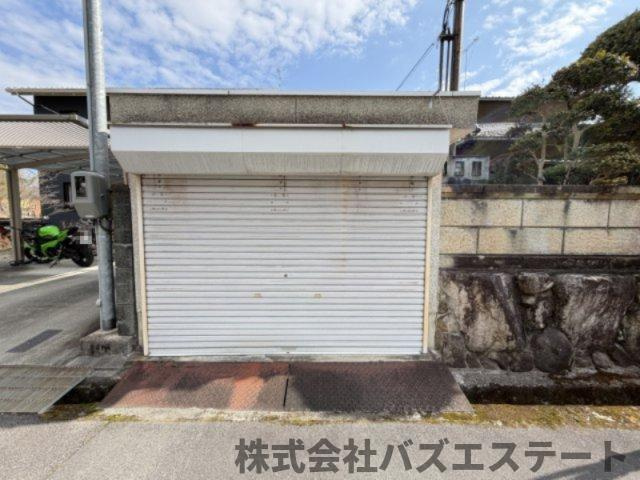 大寿台　中古一戸建ての駐車場