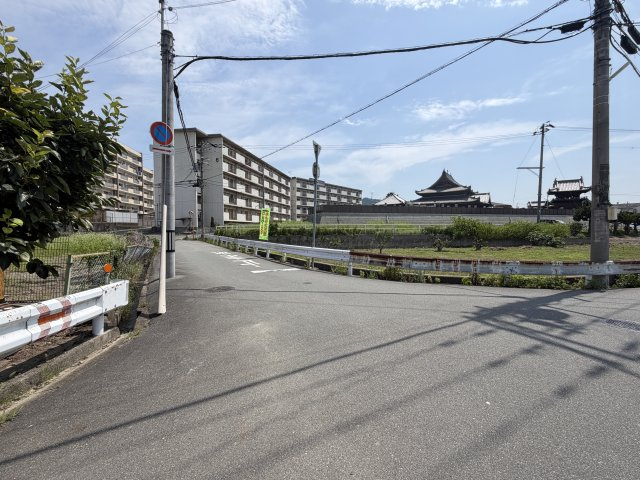 花田町小川　中古一戸建ての周辺