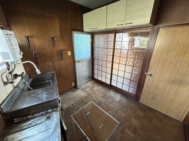 花田町小川　中古一戸建ての居間・リビング