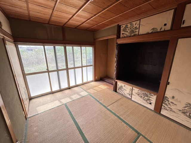 花田町小川　中古一戸建ての洋室