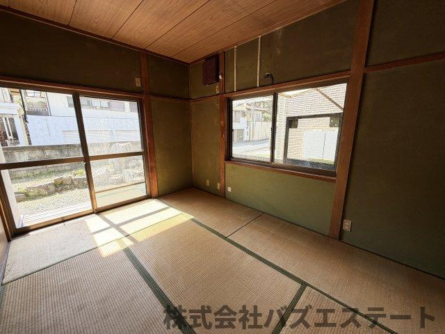 田寺東　中古一戸建ての寝室
