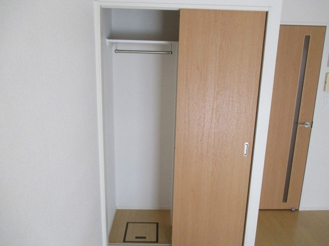 レオパレストレの内装|１階のみ収納床下点検口有り。１階のみ仕様違います。