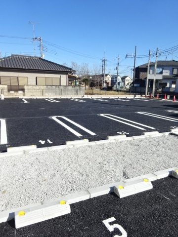 ヴィアンカーレＡの駐車場