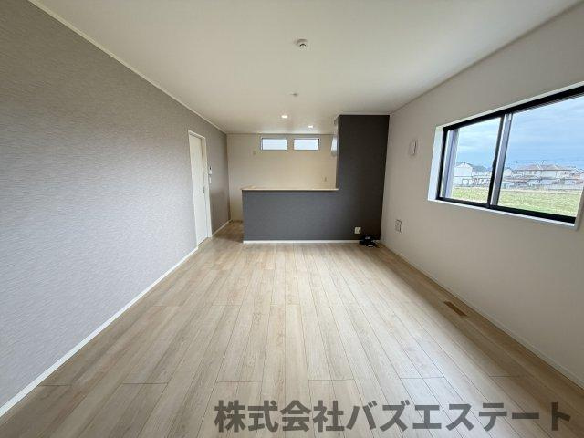 飾東町庄　中古一戸建ての居間・リビング
