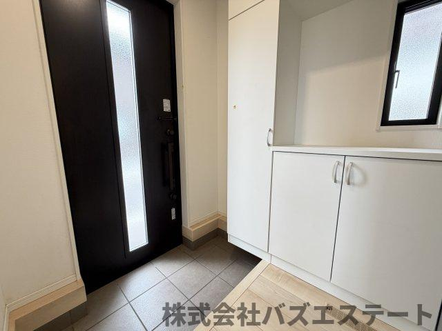 飾東町庄　中古一戸建ての玄関
