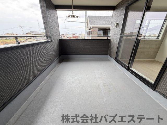 飾東町庄　中古一戸建てのバルコニー