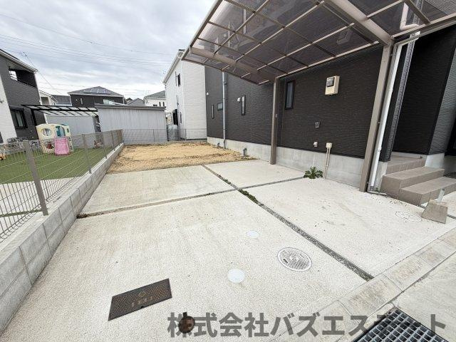 飾東町庄　中古一戸建ての駐車場