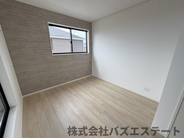 飾東町庄　中古一戸建ての洋室