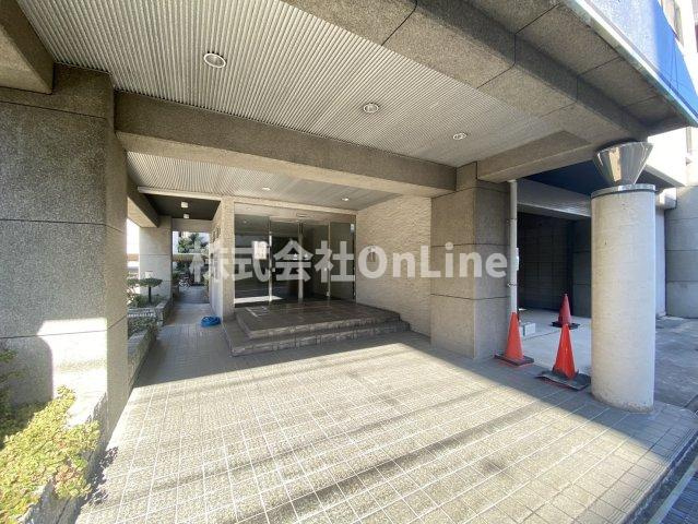 マンション津坂のエントランス