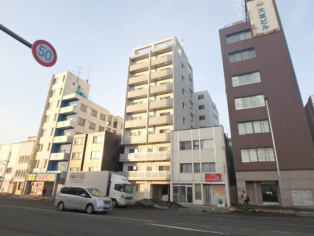 ＴＲＯＩＳ １ｓｔ(トロワ　ファースト)