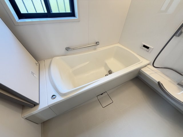 姫路市飾磨区妻鹿の中古一戸建の浴室