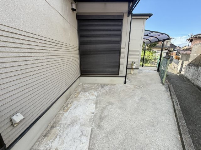 姫路市飾磨区妻鹿の中古一戸建のエントランス