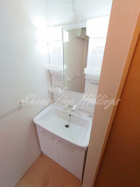 藤沢市村岡東２丁目のアパートの洗面所