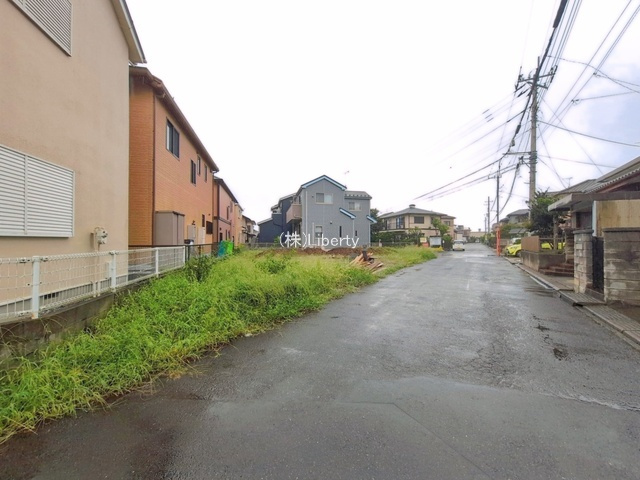 牛久市神谷12期　新築戸建の前面道路含む現地写真