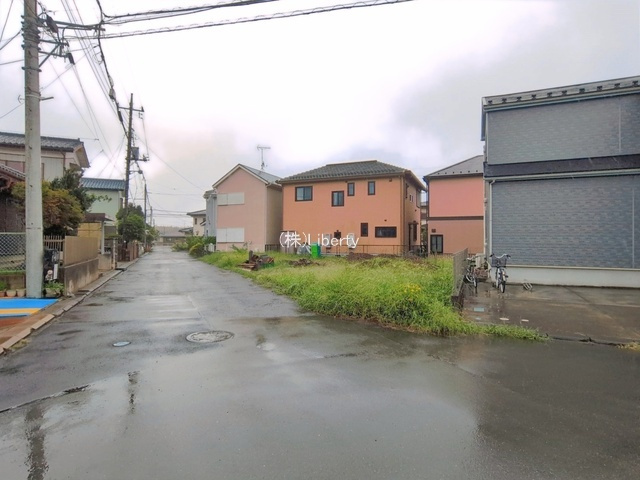 牛久市神谷12期　新築戸建の前面道路含む現地写真