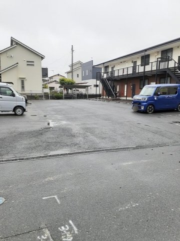 メゾン・ド・ヴィラⅡの駐車場