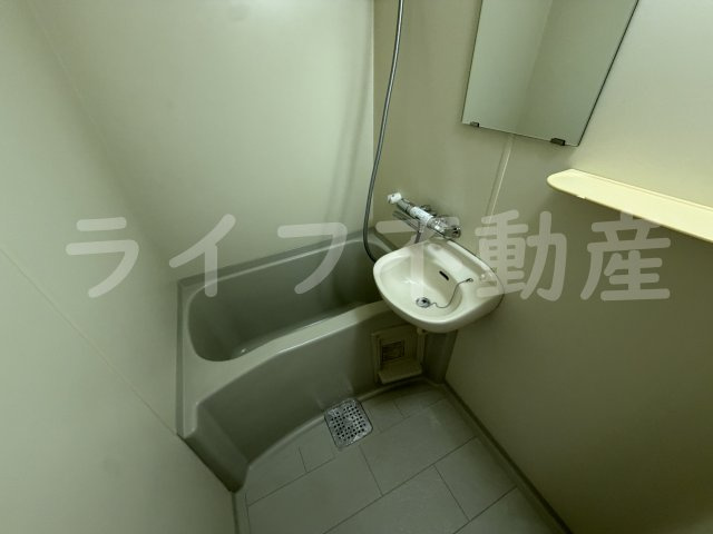 メゾンドソレイユの浴室|落ち着いた空間のお風呂です
