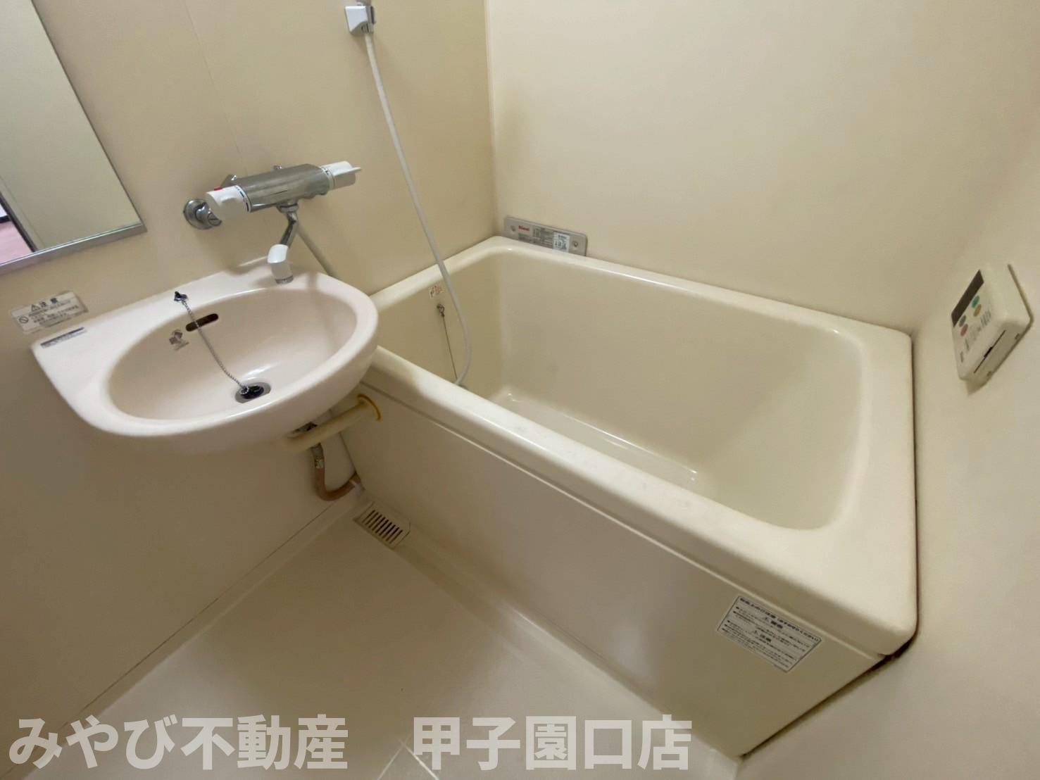 パインリーフ甲子園の浴室