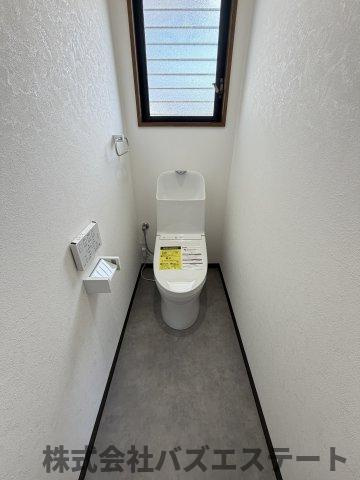 東山　中古一戸建てのトイレ