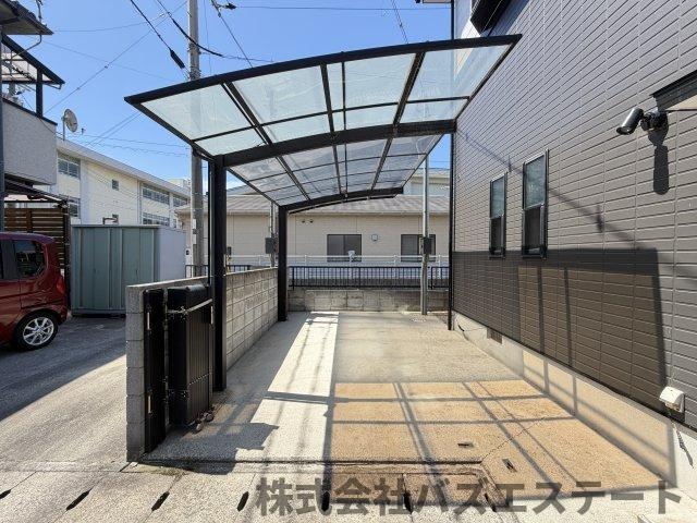 東山　中古一戸建ての駐車場