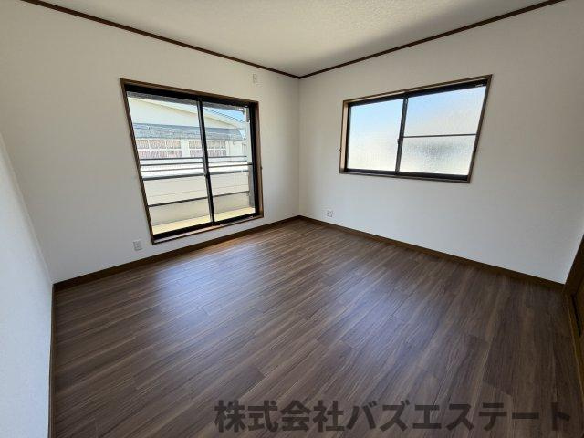 東山　中古一戸建ての洋室