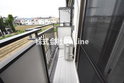 八尾市緑ヶ丘４丁目のアパートのバルコニー