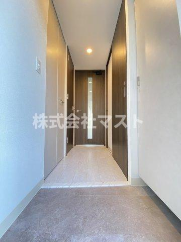 エステムコート難波VIIビヨンドの玄関
