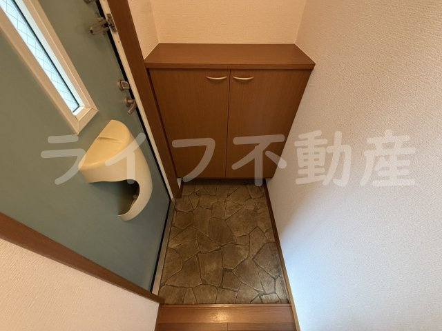 サンハイツ横沼の玄関|収納もある玄関です