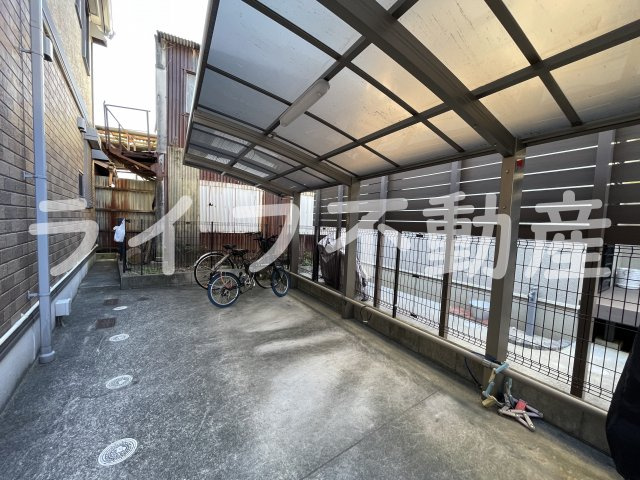 サンハイツ横沼の駐車場|カースペースがあります