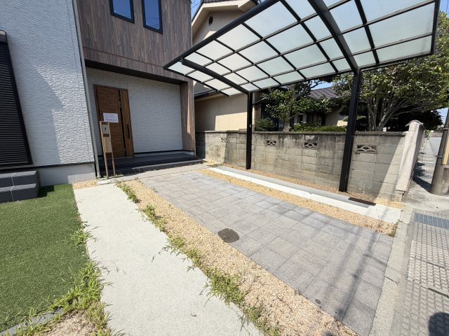 姫路市大津区長松の中古一戸建の駐車場