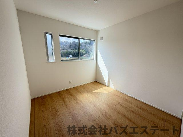 上大野　中古一戸建ての洋室