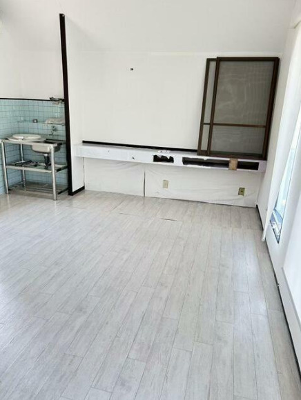 平戸橋町波岩住居付店舗の内装