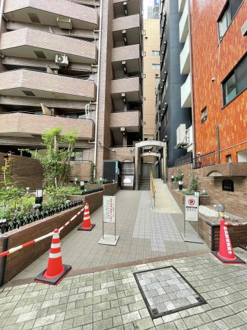 日神パレステージ西麻布のエントランス