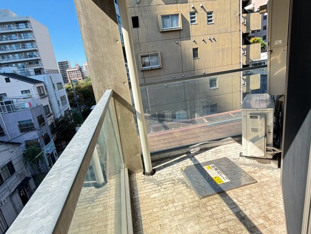 【バルコニー】