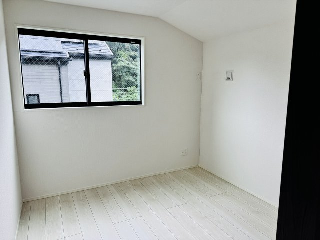 八王子市　兵衛　新築一戸建ての洋室|～2階5.25帖の洋室です～