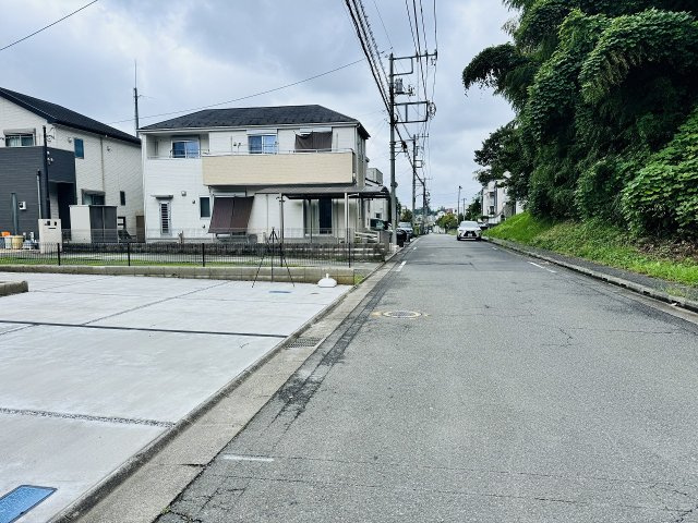 八王子市　兵衛　新築一戸建ての前面道路含む現地写真|～北東7.5ｍ道路に面しています～
