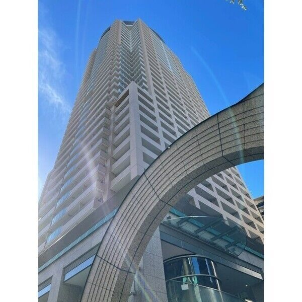 トア山手　ザ・神戸タワーの外観