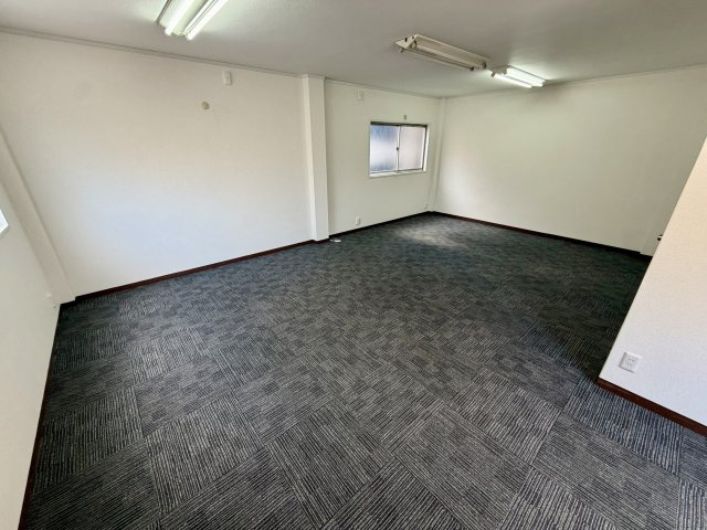 大阪市北区松ケ枝町の店舗事務所の内装