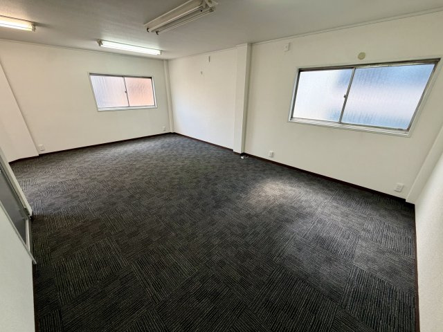 大阪市北区松ケ枝町の店舗事務所の内装